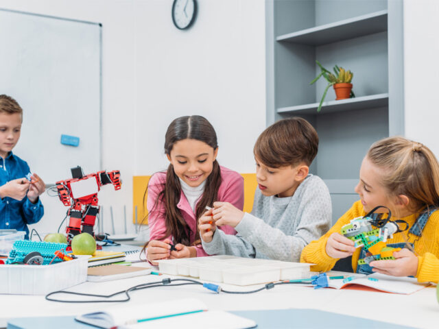 How STEM Learning in Brooklyn, NY Prepares Students for Real-World Problem Solving