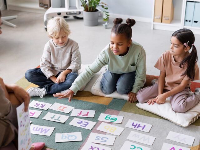 How a Foreign Language Program for Kids Boosts Brain Development