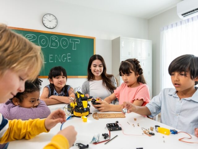 What Are STEM Projects for Elementary Students and Why Do They Matter?